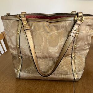 Coach signature tote - Gold used condition